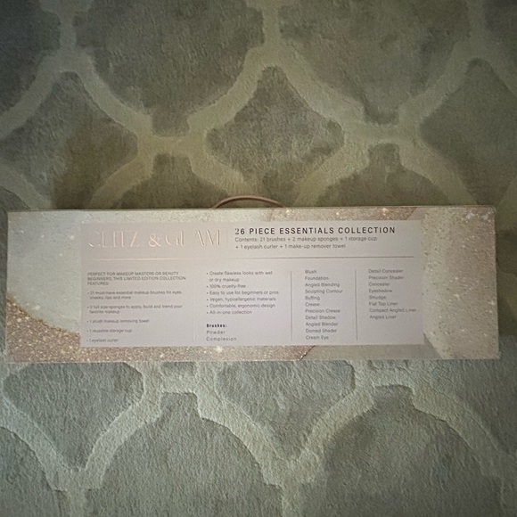 Glitz and Glam 26 piece essential collection - Picture 3 of 9